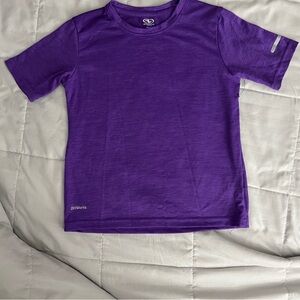 Boys Athletic Works tee size 6-7 years
